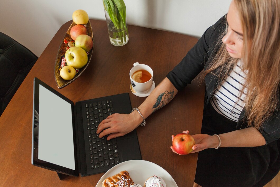 Jak świeże owoce w biurze mogą zwiększyć efektywność pracy?